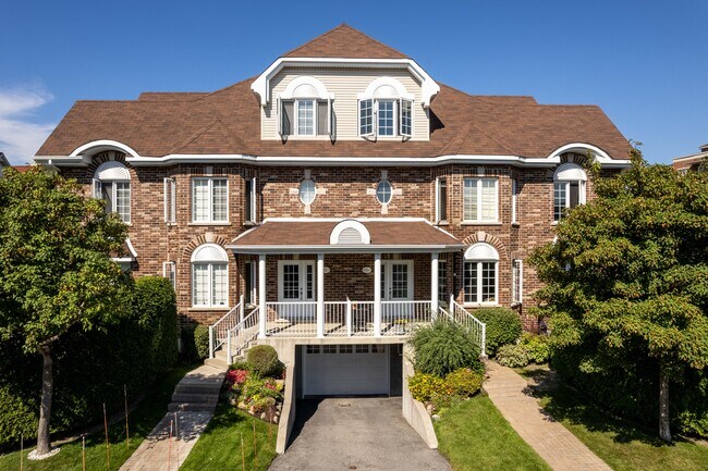 3529 Des Outardes Rue