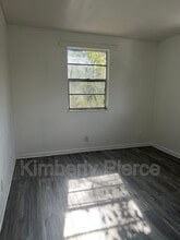 1554 W 22nd St in Jacksonville, FL - Foto de edificio - Building Photo