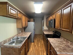 808 W 13th St in Russellville, AR - Building Photo - Building Photo