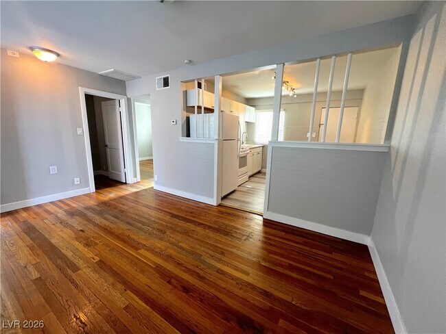 225 S 10th St in Las Vegas, NV - Building Photo - Building Photo