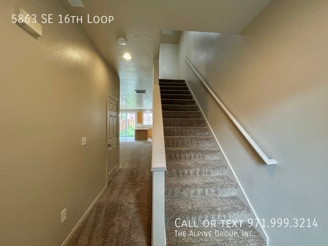 5863 SE 16th Loop in Gresham, OR - Building Photo - Building Photo