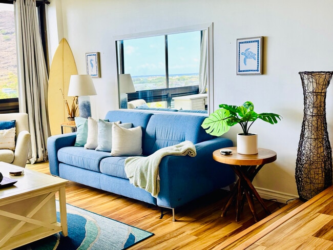 501 Hahaione St in Honolulu, HI - Foto de edificio - Building Photo