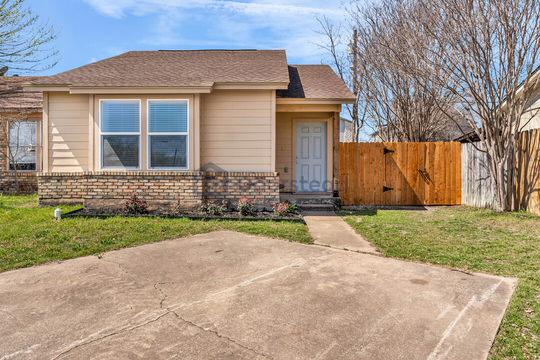 16026 Fitchburg Cir in Pflugerville, TX - Building Photo