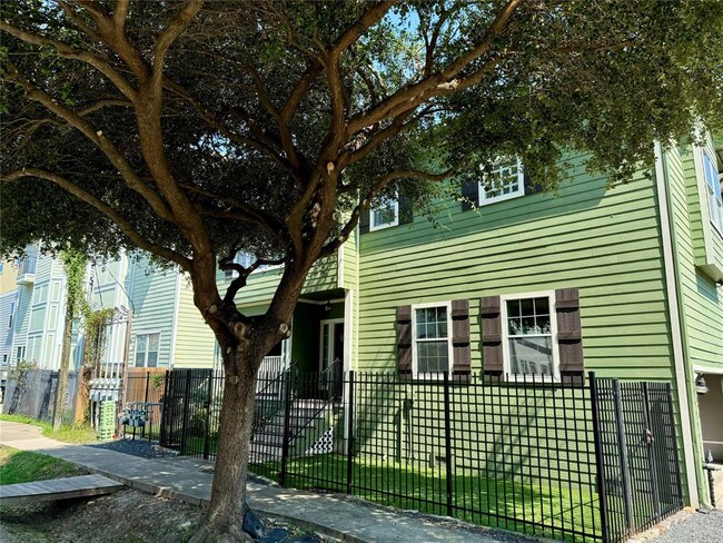 1109 W 15th 1/2 St in Houston, TX - Building Photo - Building Photo