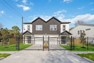 7117 Springdale St in Houston, TX - Building Photo