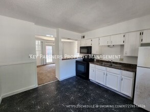 130 Warner Ave in Bonner Springs, KS - Building Photo - Building Photo