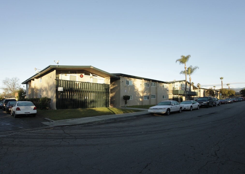 Casa Grande in Pomona, CA - Building Photo