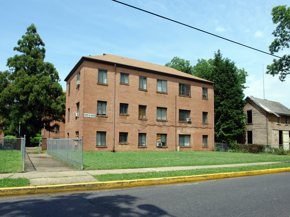 University Gardens in College Park, MD - Building Photo