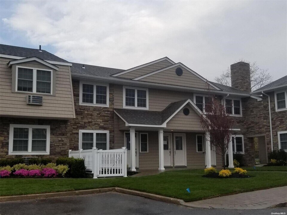 428 Terrace-Unit -11-428 in Bayport, NY - Building Photo