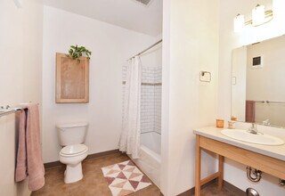 La Stella Apartments in Portland, OR - Foto de edificio - Building Photo