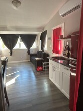 814 E 126th Ave-Unit -B in Tampa, FL - Building Photo - Building Photo