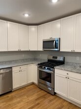 296 Highland Ave, Unit 1 in Somerville, MA - Building Photo - Building Photo