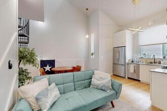 913 Duncan Ln in Austin, TX - Building Photo - Building Photo