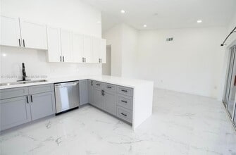 13541 SW 182nd St in Miami, FL - Building Photo - Building Photo