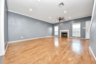 2874 Holly Hall St in Houston, TX - Building Photo - Building Photo