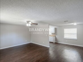 5937 Camaro Dr W in Jacksonville, FL - Building Photo - Building Photo