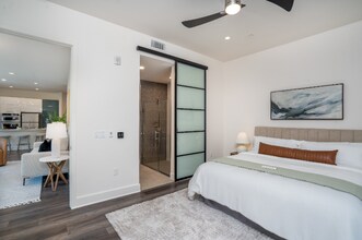 8570 Aspect Dr in San Diego, CA - Building Photo - Building Photo