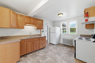 4 Grandview St in East Stroudsburg, PA - Building Photo - Building Photo