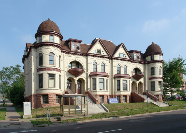 Eustone Apartments in Duluth, MN - Foto de edificio - Building Photo