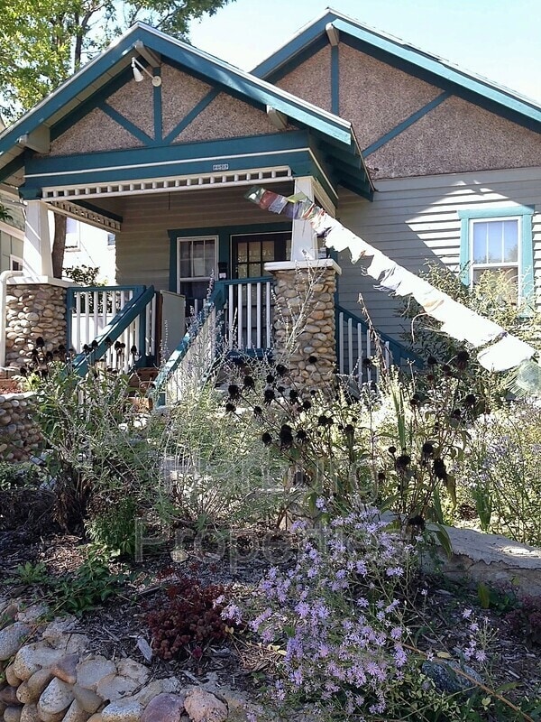 property at 2515 Broadway