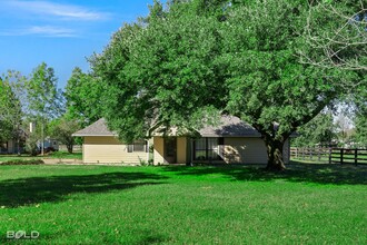 929 Wemple Rd in Bossier City, LA - Foto de edificio - Building Photo