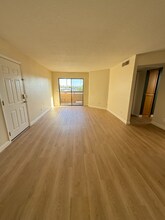 2228 N 52nd St, Unit 230 in Phoenix, AZ - Foto de edificio - Building Photo