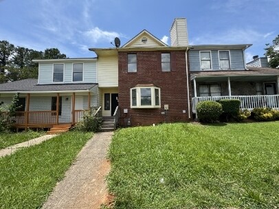 8170 Canyon Forge Dr in Riverdale, GA - Building Photo