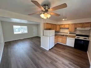 1750 York Wy in Sparks, NV - Building Photo - Building Photo