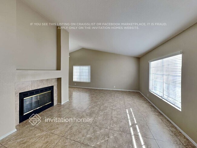 9030 W Windsor Ave in Phoenix, AZ - Foto de edificio - Building Photo