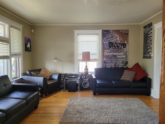 property at 523 S 4th Ave