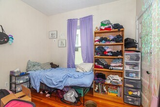 34 Darling St, Unit 2 in Boston, MA - Foto de edificio - Building Photo