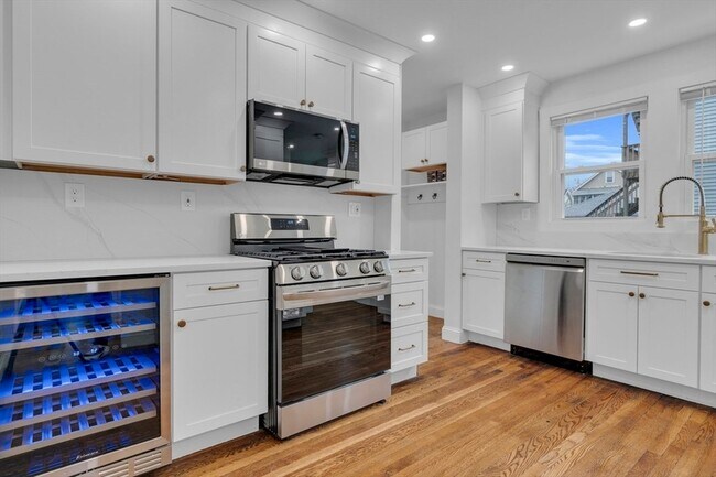 116-118 White St in Belmont, MA - Foto de edificio - Building Photo