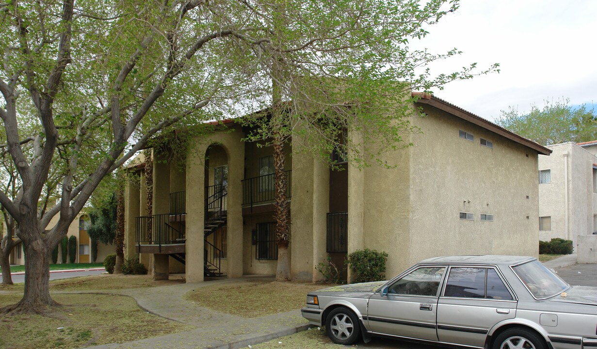 4690 Elk Springs Ave in Las Vegas, NV - Building Photo