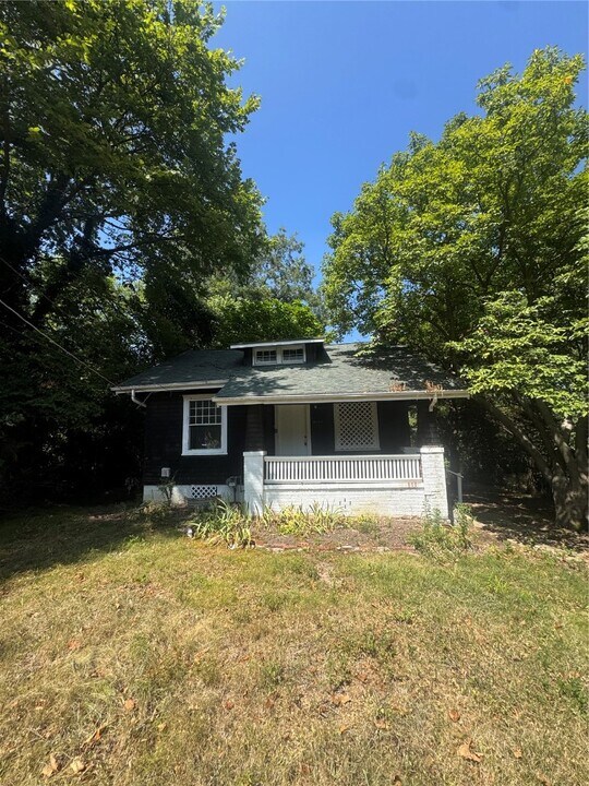 8467 Lackland Rd in St. Louis, MO - Building Photo