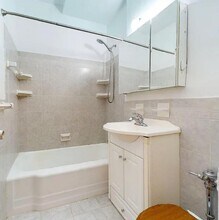 225 E 26th St in New York, NY - Building Photo - Building Photo