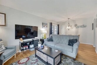 169 W Kirkham Ave in Webster Groves, MO - Foto de edificio - Building Photo