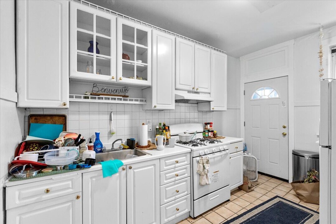 1441 W North Shore Ave in Chicago, IL - Building Photo