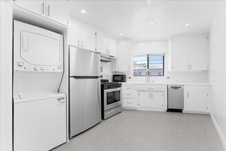 1739 Washington Way in Los Angeles, CA - Building Photo - Building Photo