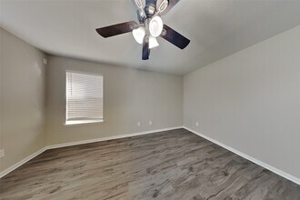 6110 Wilcox Point Dr in Spring, TX - Building Photo - Building Photo