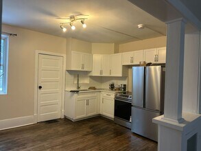 2014 Athol St in Regina, SK - Building Photo - Building Photo