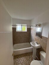 542 NW 8th St in Miami, FL - Building Photo - Building Photo