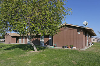 Cardella Courts in Firebaugh, CA - Building Photo - Building Photo