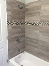 5639 Austin N Ave, Unit 2a in Chicago, IL - Building Photo - Building Photo