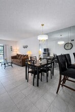 7118 Golf Colony Ct in Greenacres, FL - Building Photo - Building Photo