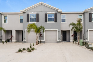 11880 Mountain Retreat Ln in Riverview, FL - Building Photo