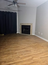 8300 Plaza Gate Ln in Jacksonville, FL - Building Photo - Building Photo