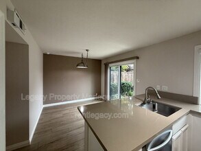 2298 Sierra Blvd in Sacramento, CA - Building Photo - Building Photo