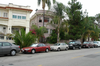 222 S Commonwealth Ave in Los Angeles, CA - Building Photo - Building Photo