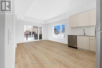 16 Melbourne Ave in St Catharines, ON - Building Photo - Building Photo