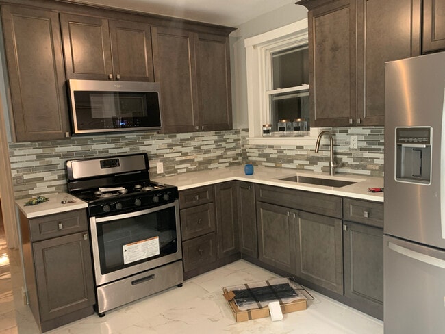5620 W Melrose St in Chicago, IL - Building Photo - Building Photo